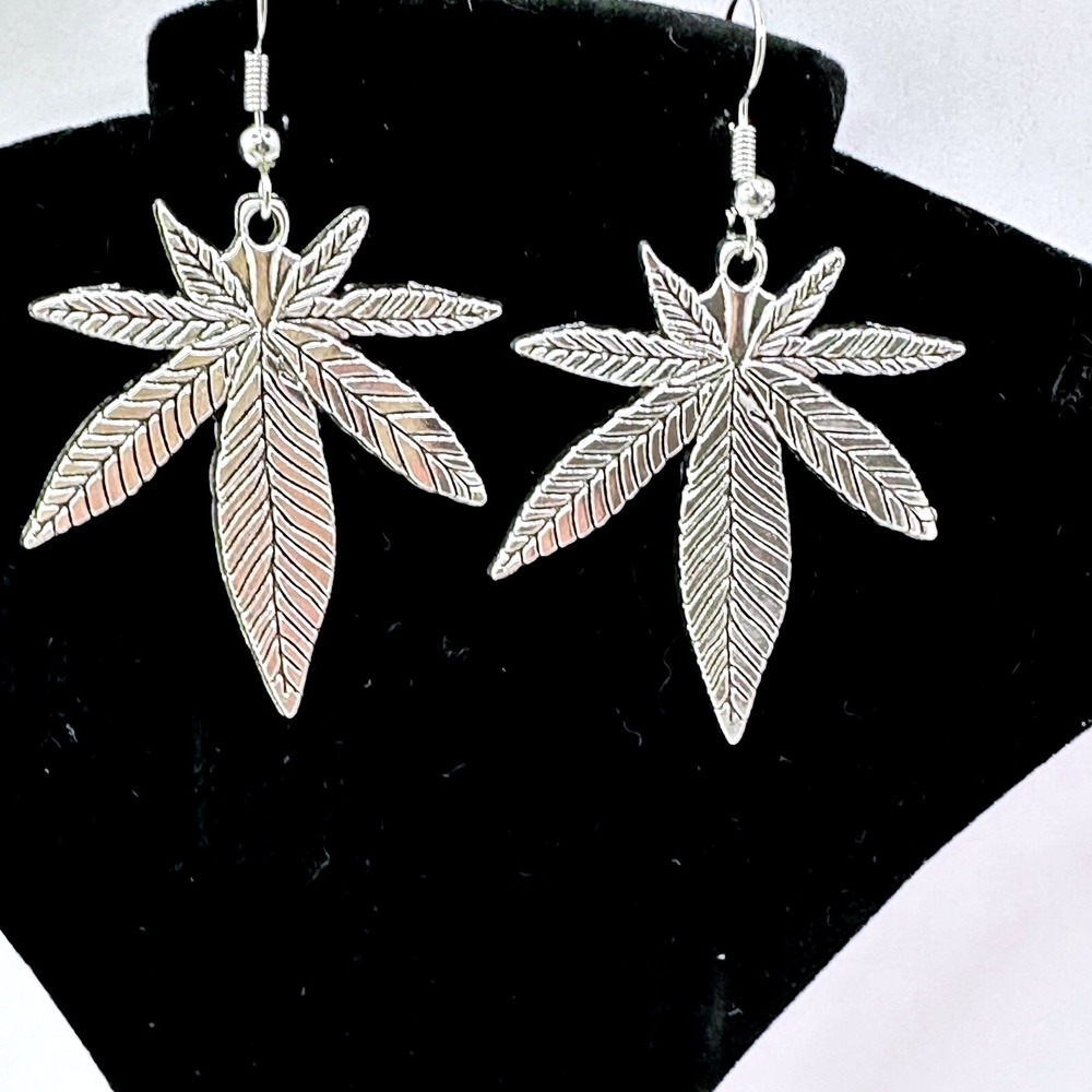 Leaf‎ Dangle Earrings Silver Tone Mary J Weeds Pot Charm Jewelry NEW